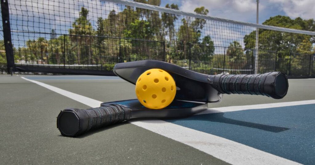 14mm vs. 16mm Pickleball Paddle: Which One Should You Choose?